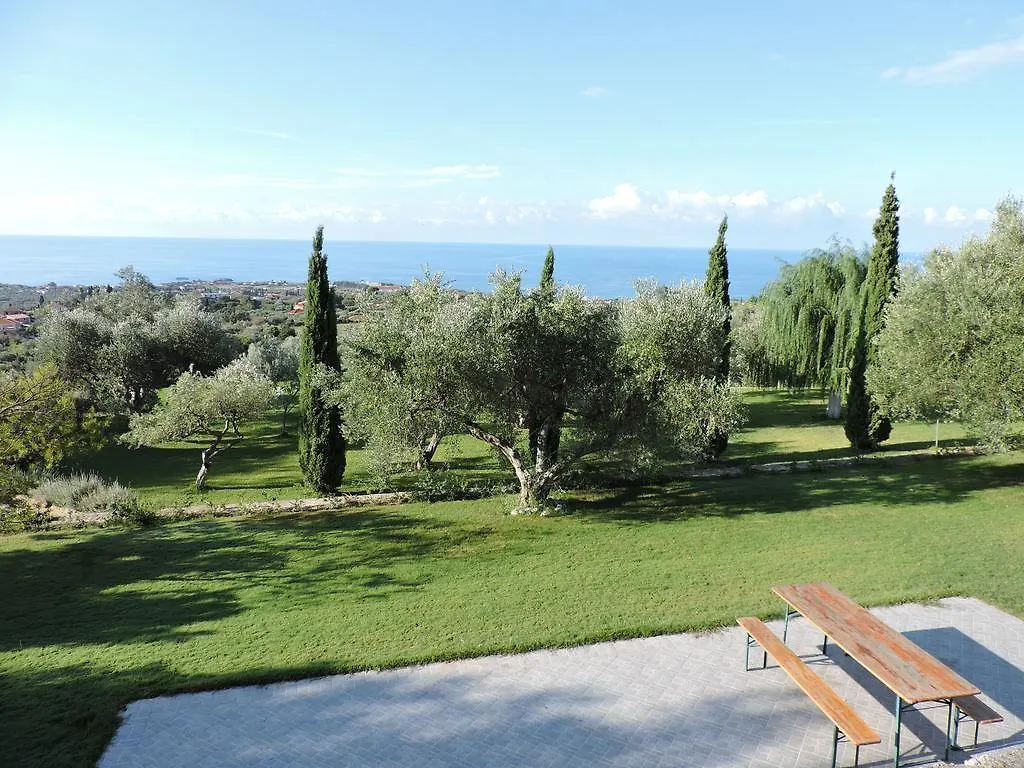 Villa Theodora Lakíthra Apartahotel